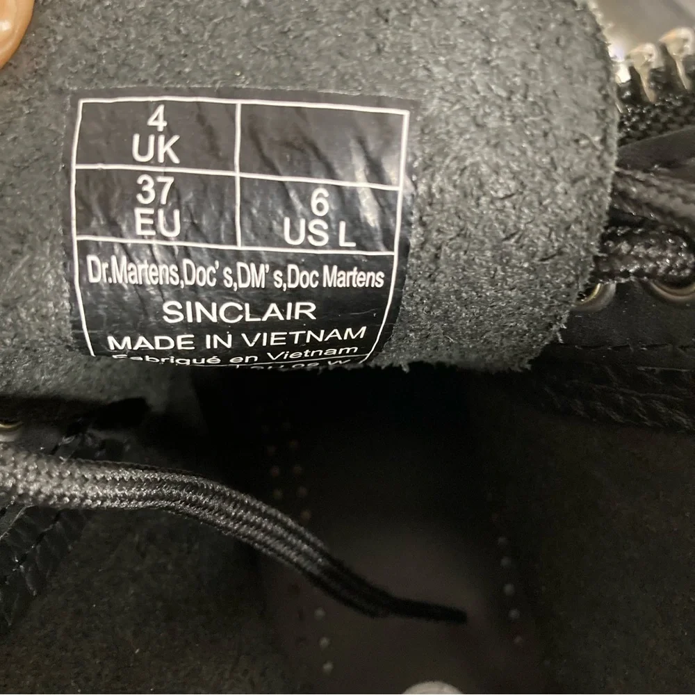 Dr. Martens Women's Sinclair Bootie. Sz: 6 - Picture 13 of 13